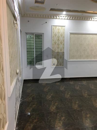1 Kanal Commercial Portion For Offices Or Saloon Etc