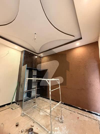 حیات آباد فیز 1 حیات آباد,پشاور میں 3 کمروں کا 5 مرلہ مکان 2.4 کروڑ میں برائے فروخت۔