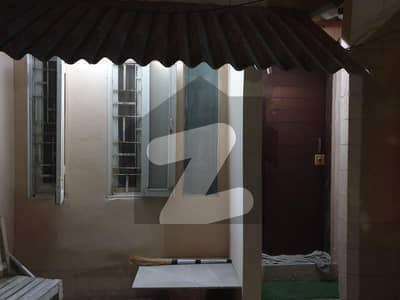 ڈی ایچ اے فیز 5 ڈی ایچ اے ڈیفینس,کراچی میں 1 کمرے کا 3 مرلہ کمرہ 1.15 لاکھ میں کرایہ پر دستیاب ہے۔