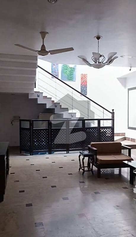 300 YARDS HOUSE IS FOR SALE 300 YARDS HOUSE IS FOR SALE