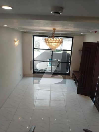 ڈی ایچ اے 9 ٹاؤن ۔ بلاک سی ڈی ایچ اے 9 ٹاؤن,ڈیفنس (ڈی ایچ اے),لاہور میں 3 کمروں کا 5 مرلہ مکان 1.25 لاکھ میں کرایہ پر دستیاب ہے۔