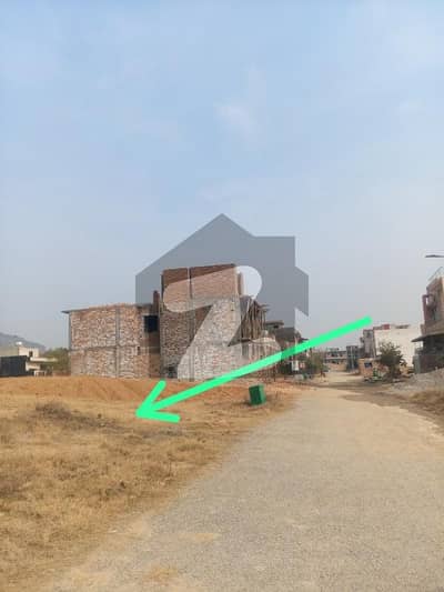 ایم پی سی ایچ ایس - بلاک ای ایم پی سی ایچ ایس ۔ ملٹی گارڈنز,بی ۔ 17,اسلام آباد میں 8 مرلہ رہائشی پلاٹ 92.0 لاکھ میں برائے فروخت۔