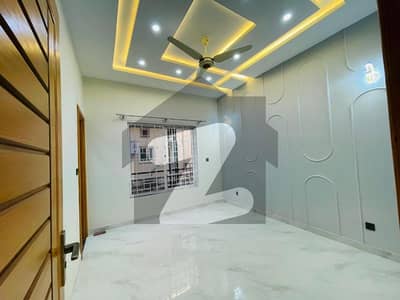 7 MARLA BEAUTIFUL GROUND PORTION FOR RENT AVAILABLE LIKE BRAND NEW