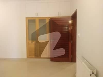 Ideal Flat For sale In G-11/4