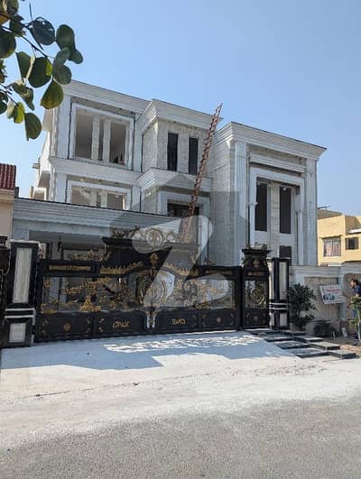 لیک سٹی ۔ سیکٹر ایم ۔ 2 لیک سٹی,رائیونڈ روڈ,لاہور میں 8 کمروں کا 1 کنال مکان 9.4 کروڑ میں برائے فروخت۔