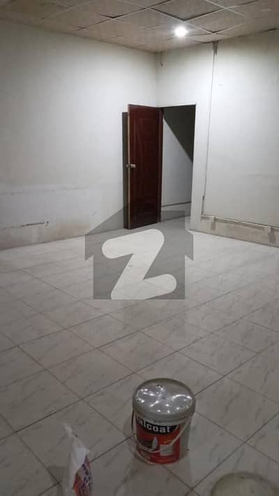 نارتھ ناظم آباد ۔ بلاک ڈبلیو نارتھ ناظم آباد,کراچی میں 8 کمروں کا 9 مرلہ عمارت 8.0 لاکھ میں کرایہ پر دستیاب ہے۔