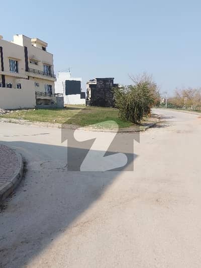 بحریہ ٹاؤن فیز 8 ۔ بلاک ایم بحریہ ٹاؤن فیز 8,بحریہ ٹاؤن راولپنڈی,راولپنڈی میں 6 مرلہ رہائشی پلاٹ 1.05 کروڑ میں برائے فروخت۔ بحریہ ٹاؤن فیز 8 ۔ بلاک ایم بحریہ ٹاؤن فیز 8,بحریہ ٹاؤن راولپنڈی,راولپنڈی میں 6 مرلہ رہائشی پلاٹ 1.05 کروڑ میں برائے فروخت۔