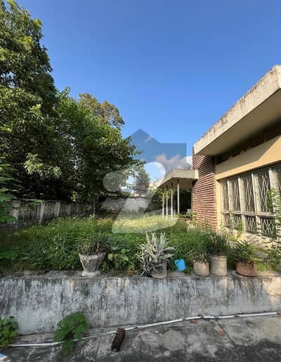 ایف ۔ 8/1 ایف ۔ 8,اسلام آباد میں 2 کنال رہائشی پلاٹ 43.0 کروڑ میں برائے فروخت۔