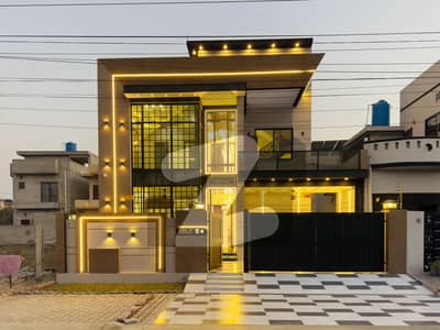 10 Marla house near main boulevard commercial