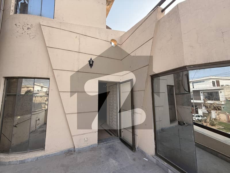 Independent 8 Marla House On Main 65 Feet Road Independent 8 Marla House On Main 65 Feet Road