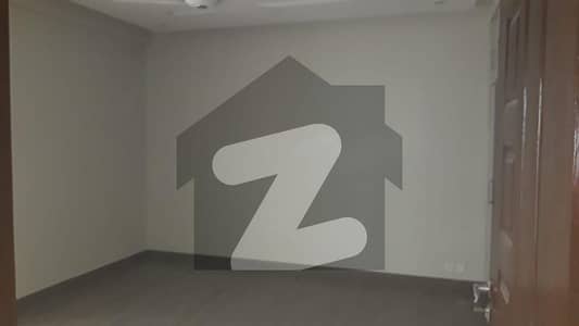 A Flat Of 10 Marla Flat Available For Sale A Flat Of 10 Marla Flat Available For Sale