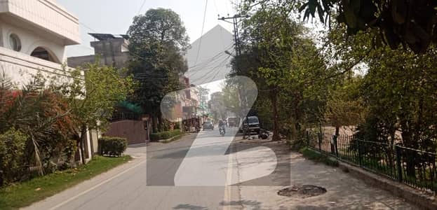 10 Marla Old House Is Available For Sale In Kashmir Block Allama Iqbal Town Lahore