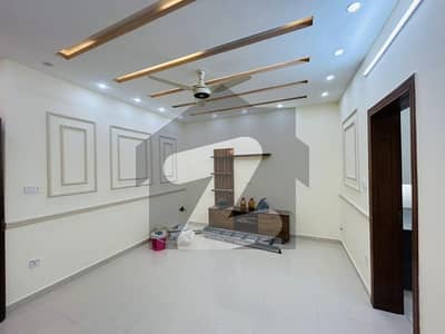 Brand New 7 Marla Ground Portion Available For Rent Umer BLOCK