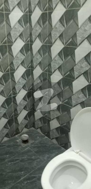 علامہ اقبال ٹاؤن ۔ کشمیر بلاک علامہ اقبال ٹاؤن,لاہور میں 3 کمروں کا 3 مرلہ مکان 2.3 کروڑ میں برائے فروخت۔