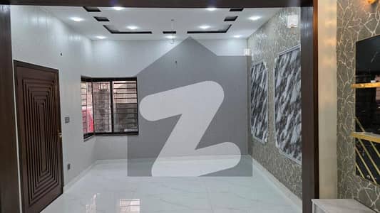 ال حفیظ گارڈن فیز 2 - عادل بلاک الحفیظ گارڈن - فیز 2,مین کینال بینک روڈ,لاہور میں 4 کمروں کا 5 مرلہ مکان 2.3 کروڑ میں برائے فروخت۔