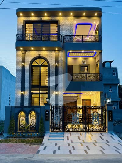5 Marla Triple Storey Double Height Lobby House For Sale