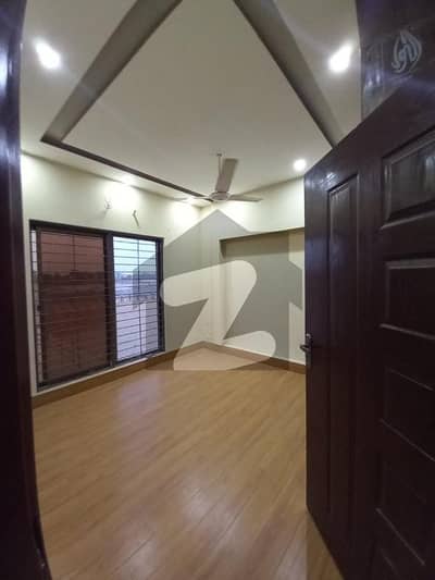 VALANCIA TOWN BRAND NEW 10MARLA LOWER PORTION FOR RENT VALANCIA TOWN BRAND NEW 10MARLA LOWER PORTION FOR RENT