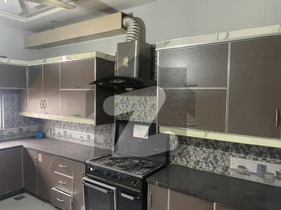 فارمانئیٹس ہاؤسنگ سکیم لاہور میں 3 کمروں کا 10 مرلہ بالائی پورشن 60.0 ہزار میں کرایہ پر دستیاب ہے۔