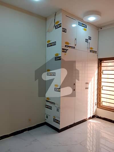 ڈی ۔ 12 اسلام آباد میں 2 کمروں کا 8 مرلہ مکان 1.25 لاکھ میں کرایہ پر دستیاب ہے۔