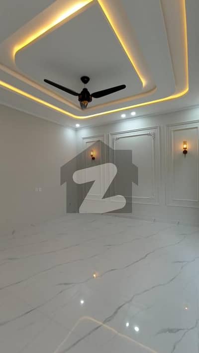 جی ۔ 13/3 جی ۔ 13,اسلام آباد میں 8 کمروں کا 14 مرلہ مکان 12.5 کروڑ میں برائے فروخت۔