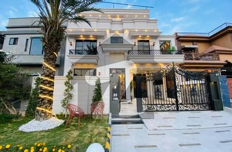 سٹی ہاؤسنگ سوسائٹی گوجرانوالہ میں 5 کمروں کا 10 مرلہ مکان 5.0 کروڑ میں برائے فروخت۔