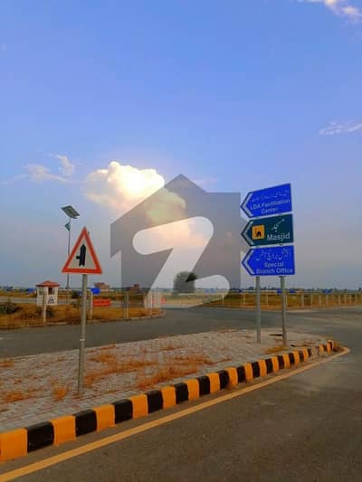 ایل ڈی اے سٹی فیز 1 ۔ بلاک سی ایل ڈی اے سٹی فیز 1 - جناح سیکٹر,ایل ڈی اے سٹی فیز 1,ایل ڈی اے سٹی,ایل ڈی اے روڈ,لاہور میں 10 مرلہ رہائشی پلاٹ 1.02 کروڑ میں برائے فروخت۔