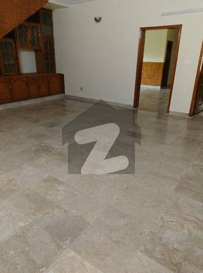 جی ۔ 10/2 جی ۔ 10,اسلام آباد میں 3 کمروں کا 14 مرلہ زیریں پورشن 1.6 لاکھ میں کرایہ پر دستیاب ہے۔