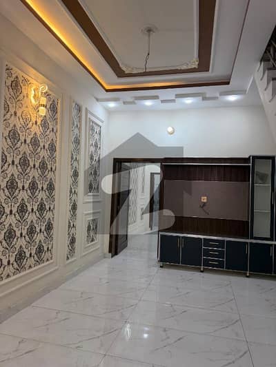 لالہ زار گارڈن لاہور میں 4 کمروں کا 3 مرلہ مکان 1.15 کروڑ میں برائے فروخت۔