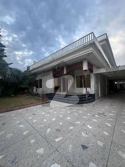 ایف ۔ 10/1 ایف ۔ 10,اسلام آباد میں 6 کمروں کا 1 کنال مکان 19.0 کروڑ میں برائے فروخت۔