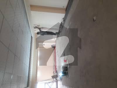 ڈی ایچ اے فیز 3 ڈیفنس (ڈی ایچ اے),لاہور میں 8 مرلہ دفتر 3.5 لاکھ میں کرایہ پر دستیاب ہے۔