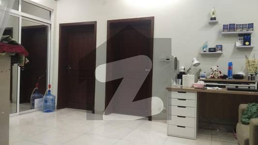 ڈی ایچ اے ڈیفینس فیز 2 ڈی ایچ اے ڈیفینس,اسلام آباد میں 2 کمروں کا 5 مرلہ زیریں پورشن 65.0 ہزار میں کرایہ پر دستیاب ہے۔