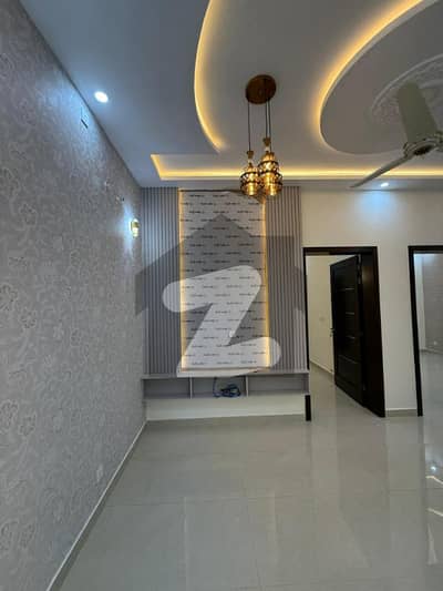 G-11 Double Unit 25x50 House For Sale 5 Bedrooms 2 Kitchens Prime Location