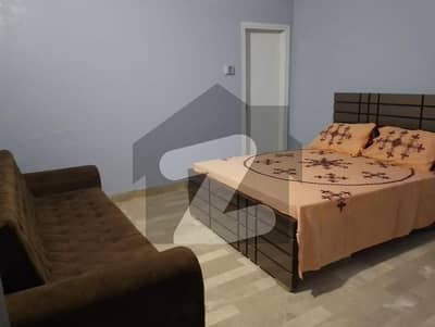 مین قاسم آباد روڈ حیدر آباد میں 3 کمروں کا 4 مرلہ فلیٹ 28.0 ہزار میں کرایہ پر دستیاب ہے۔