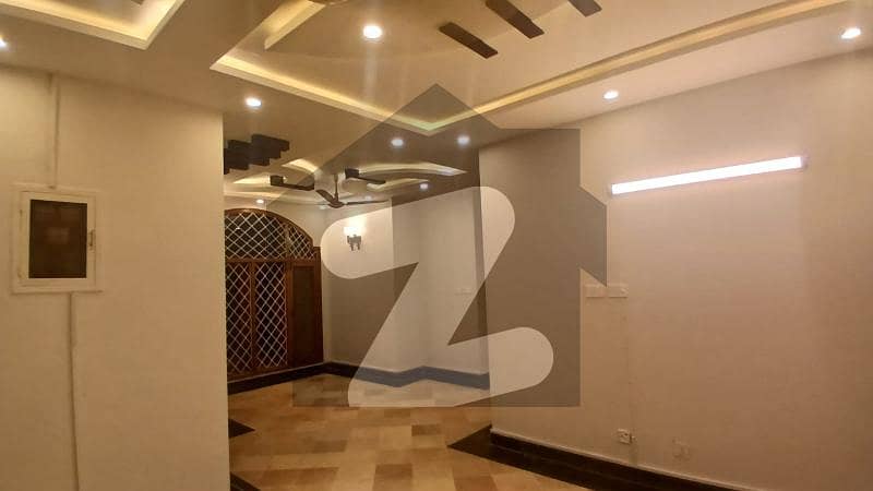 ایف ۔ 7 اسلام آباد میں 3 کمروں کا 2 کنال بالائی پورشن 3.3 لاکھ میں کرایہ پر دستیاب ہے۔ ایف ۔ 7 اسلام آباد میں 3 کمروں کا 2 کنال بالائی پورشن 3.3 لاکھ میں کرایہ پر دستیاب ہے۔