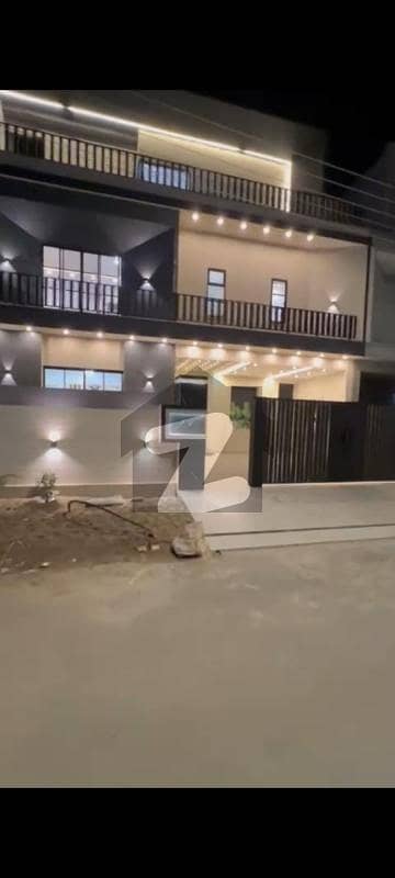 بش ایگزیکٹو ولاز ملتان میں 5 کمروں کا 10 مرلہ مکان 3.5 کروڑ میں برائے فروخت۔