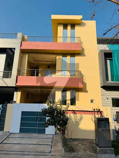 لیک سٹی ۔ سیکٹرایم ۔ 7 لیک سٹی,رائیونڈ روڈ,لاہور میں 4 کمروں کا 5 مرلہ مکان 1.0 لاکھ میں کرایہ پر دستیاب ہے۔ لیک سٹی ۔ سیکٹرایم ۔ 7 لیک سٹی,رائیونڈ روڈ,لاہور میں 4 کمروں کا 5 مرلہ مکان 1.0 لاکھ میں کرایہ پر دستیاب ہے۔