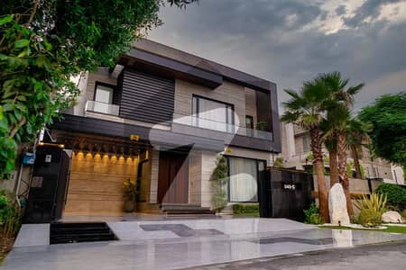 ڈی ایچ اے فیز 7 - بلاک وائے فیز 7,ڈیفنس (ڈی ایچ اے),لاہور میں 5 کمروں کا 1 کنال مکان 6.75 کروڑ میں برائے فروخت۔