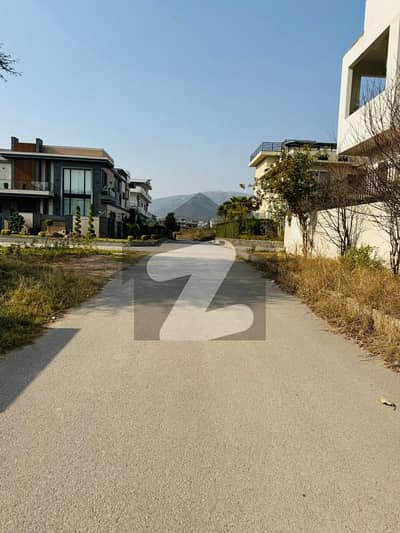 50X90 SUPER DELUXE LOCATION IS AVAILABLE FOR SALE IN D-12/4