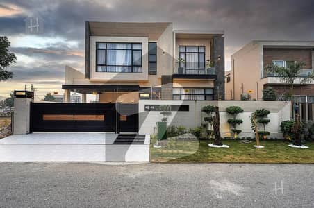 ڈی ایچ اے فیز 6 ڈیفنس (ڈی ایچ اے),لاہور میں 5 کمروں کا 1 کنال مکان 8.8 کروڑ میں برائے فروخت۔