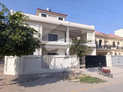 10 marla complete corner house for rent