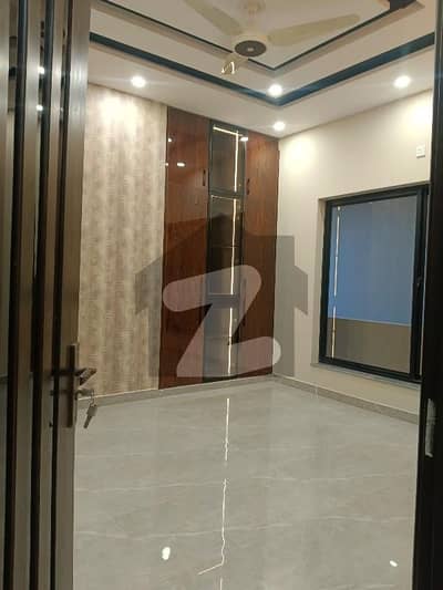 فیصل ٹاؤن - ایف ۔ 18 اسلام آباد میں 6 کمروں کا 7 مرلہ مکان 1.2 لاکھ میں کرایہ پر دستیاب ہے۔