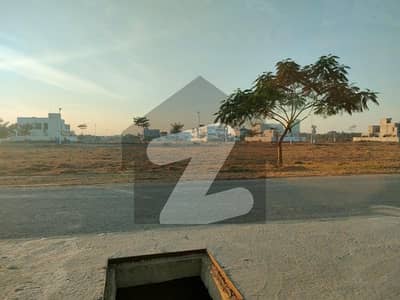 10 Marla Main Road Excellent Location Near To Park And Mosque Dha 9 Town Block D 120ft Road