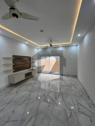 One Kanal Full House Available For Rent