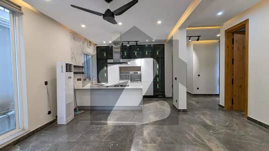 ایف ۔ 7 اسلام آباد میں 2 کمروں کا 1 کنال زیریں پورشن 2.95 لاکھ میں کرایہ پر دستیاب ہے۔