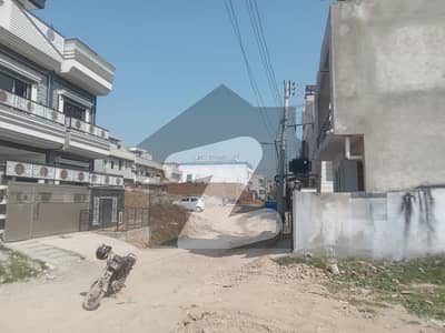 CORNER 6 MARLA PLOT AVAILABLE FOR SALE IN I-11