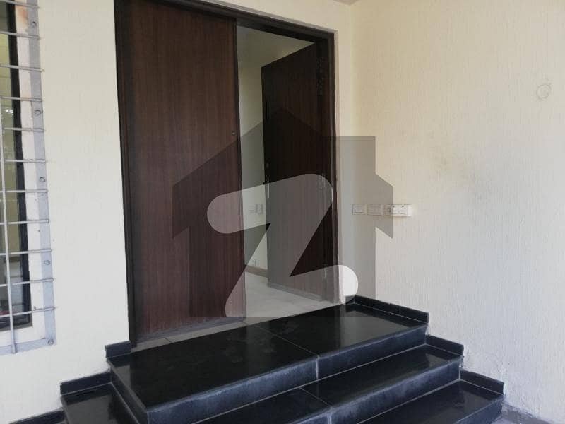 HOUSE FOR RENT IN F-7 HOUSE FOR RENT IN F-7