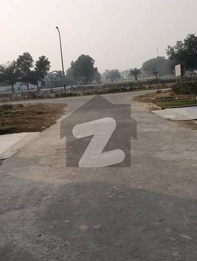 خیابانِ امین لاہور میں 10 مرلہ رہائشی پلاٹ 90.0 لاکھ میں برائے فروخت۔