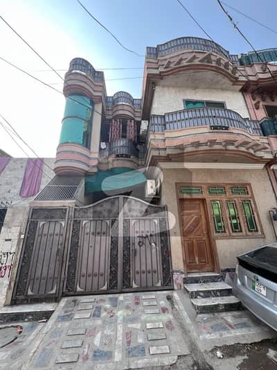 حیات آباد فیز 1 حیات آباد,پشاور میں 6 کمروں کا 5 مرلہ مکان 2.65 کروڑ میں برائے فروخت۔