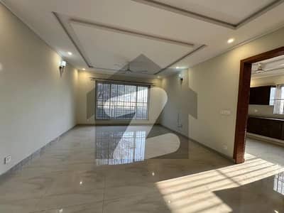 D 12 Full House For Rent Size 40+80 Good Location