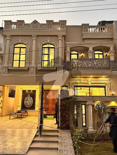 10 marla elegent house In Formanites near dha phase 5